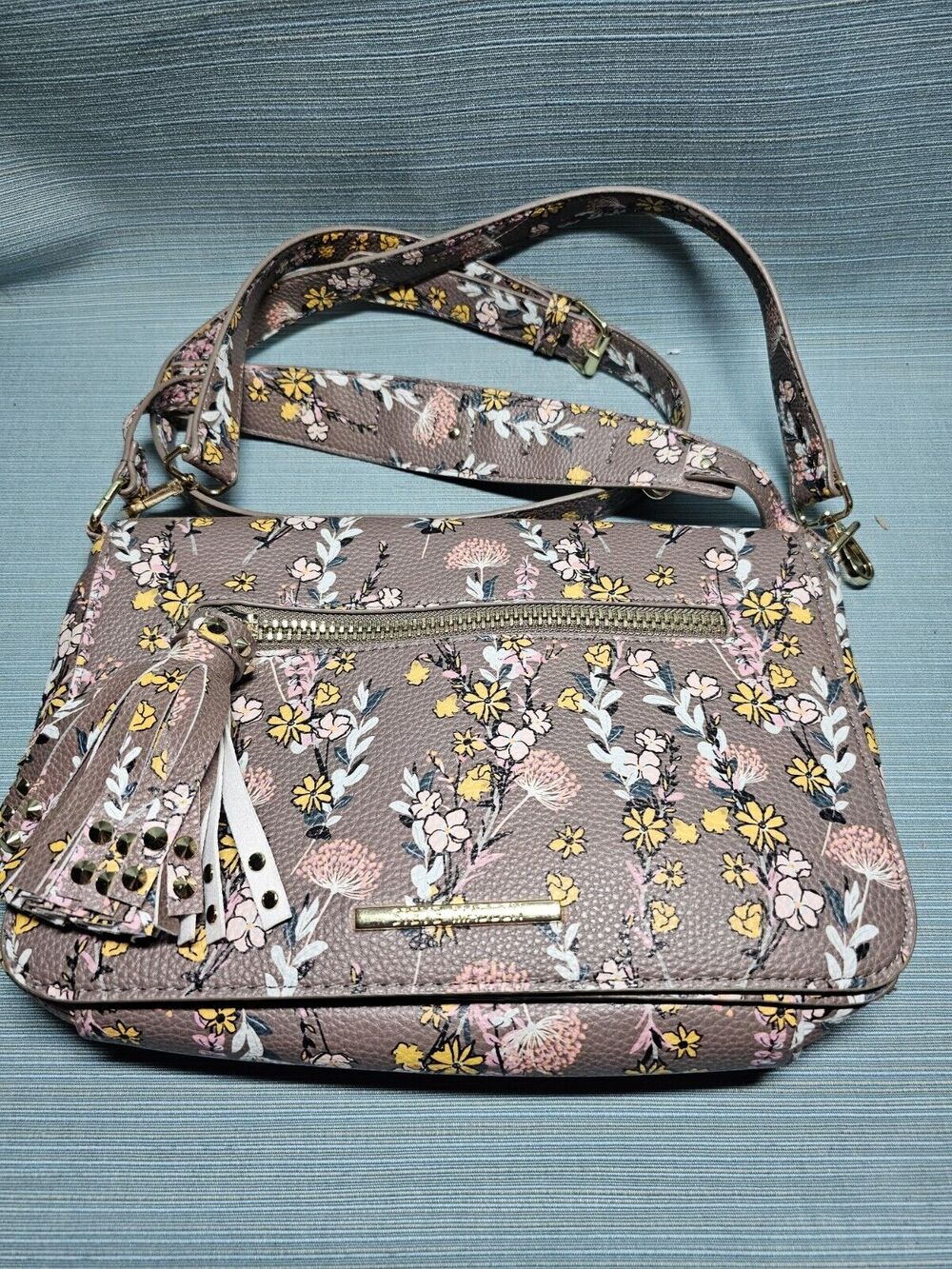 Steve Madden Gray Floral Purse Adjustable Crossbody strap chain accents